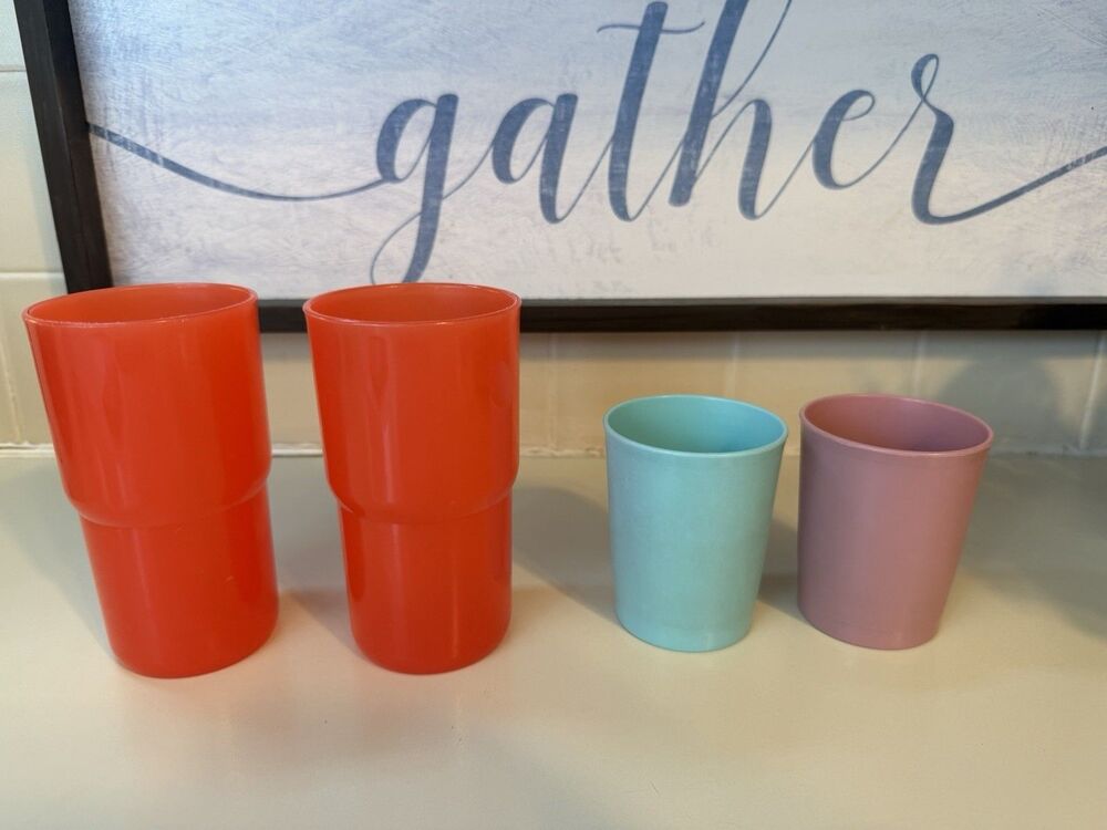 Tupperware miscellaneous lot of 4 cups - 24120-2 & 1251-25